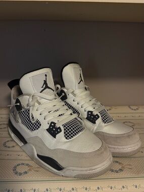 Jordan 4 Military Black Sneakers